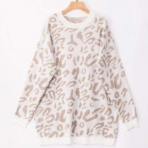 NEW WITH TAGS Oversized pullover sweater